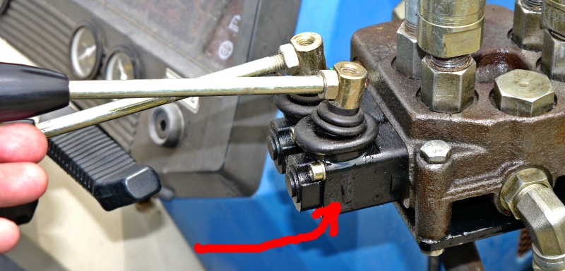 valve control leaking bucket iseki oil number leak boot